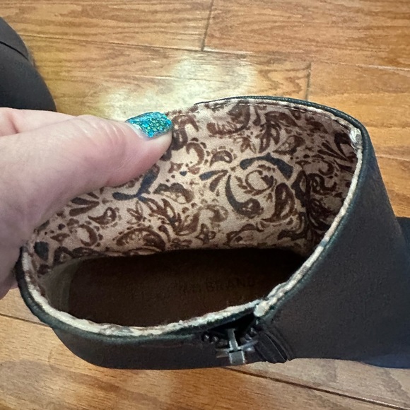 Lucky Brand Black Leather Ankle Booties with Stacked Heel NWT - Picture 7 of 8